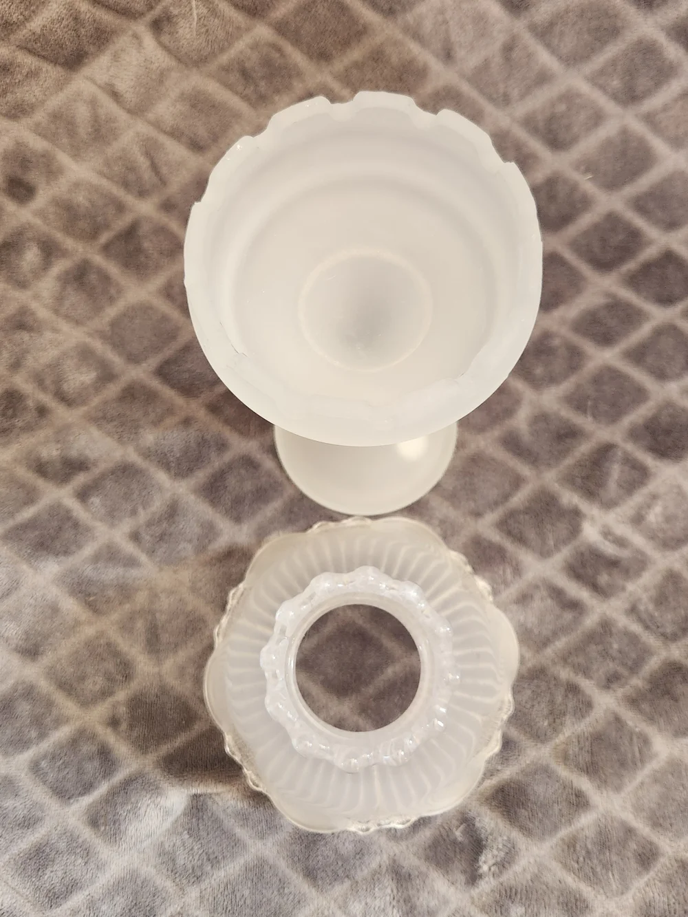 Vintage PartyLite Clairmont Fairy Light Frosted Glass Candle Holder 10" 2 Piece - Picture 4 of 10